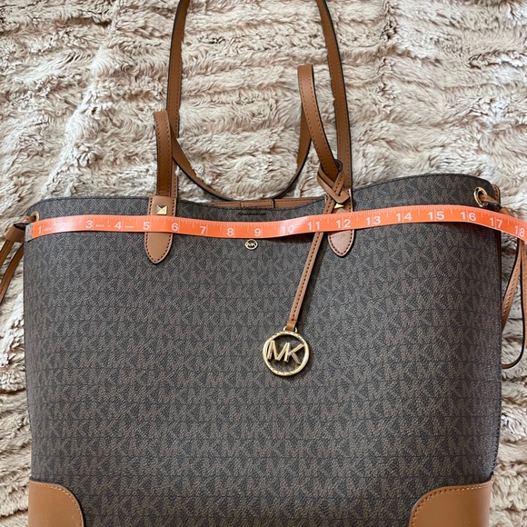 Michael Kors leather tote - Picture 10 of 15